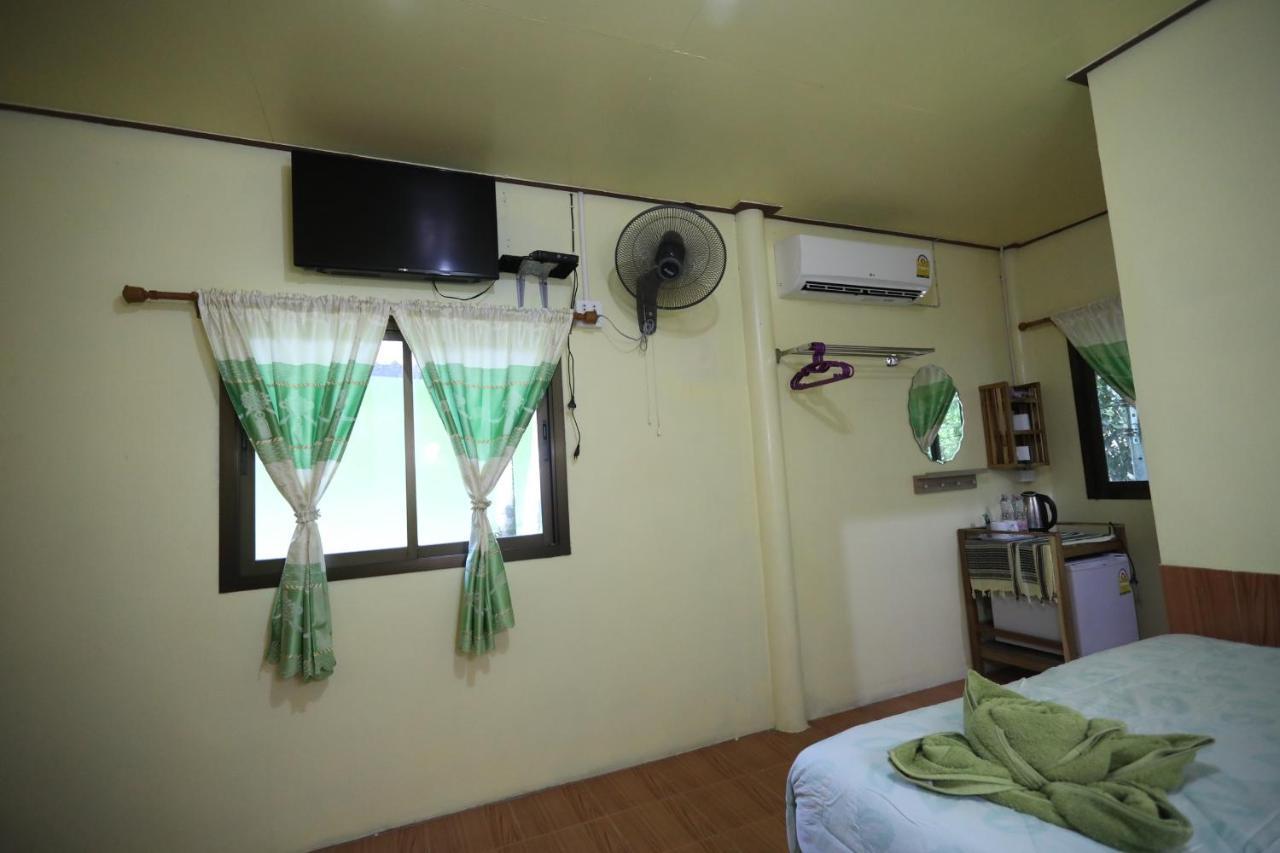 Mata Guesthouse Ko Kut Exteriör bild