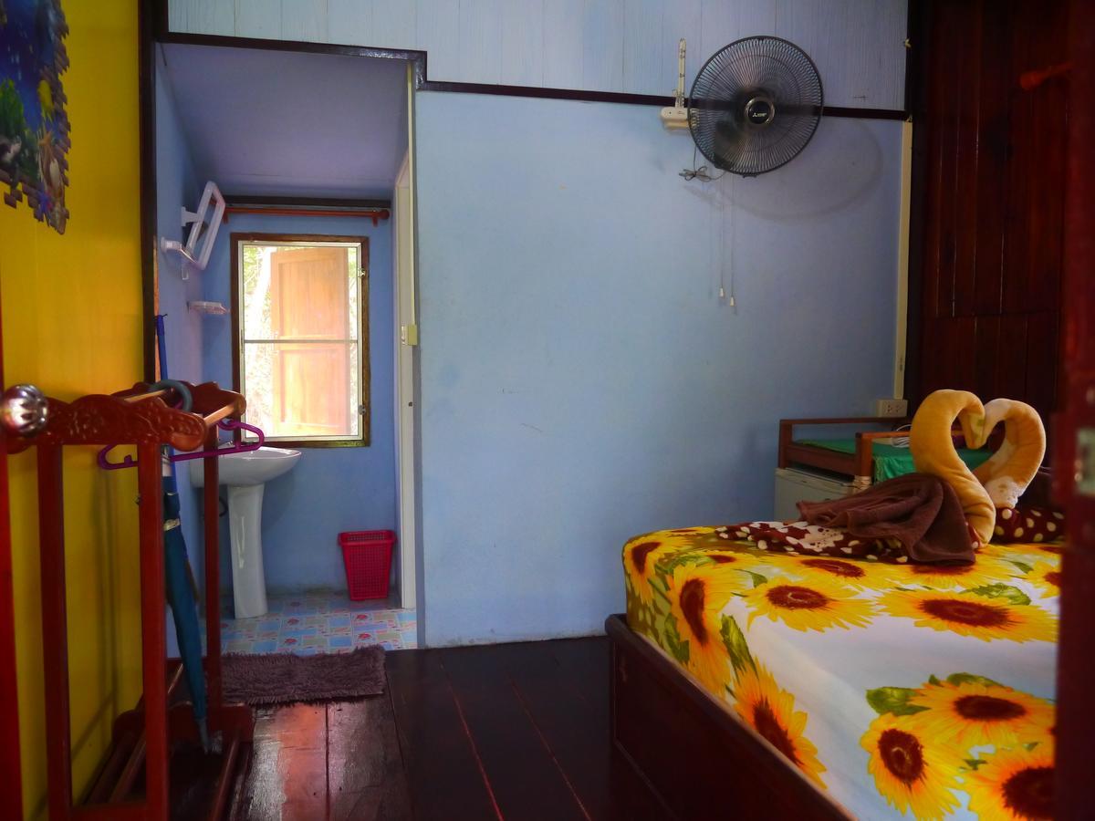 Mata Guesthouse Ko Kut Exteriör bild
